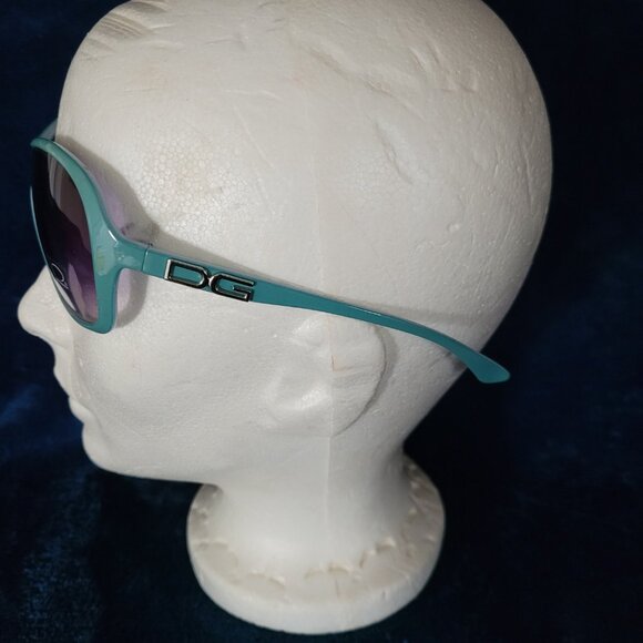 ~ Ladies Sunglasses - Picture 2 of 4